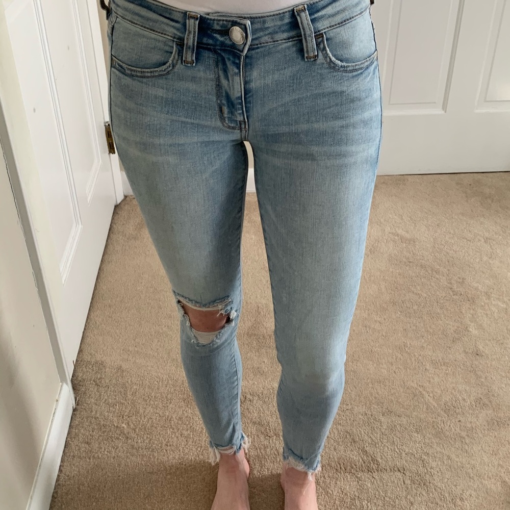 AE light wash distressed Jegging